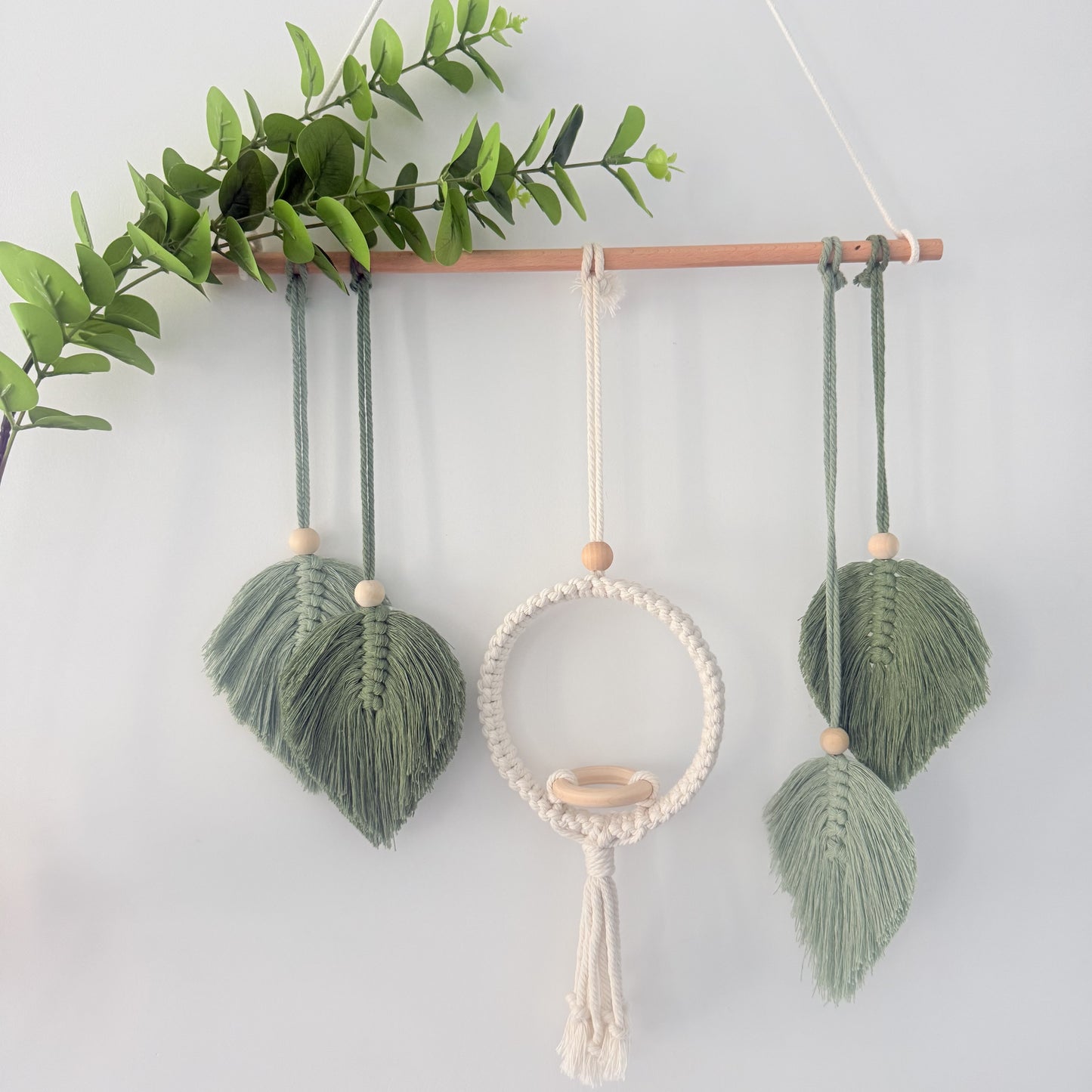 Handmade Macrame Leaf Wall Hanging with Air Plant Holder Boho Home Decor Greenery Display for Dried Flowers or Mini Planters